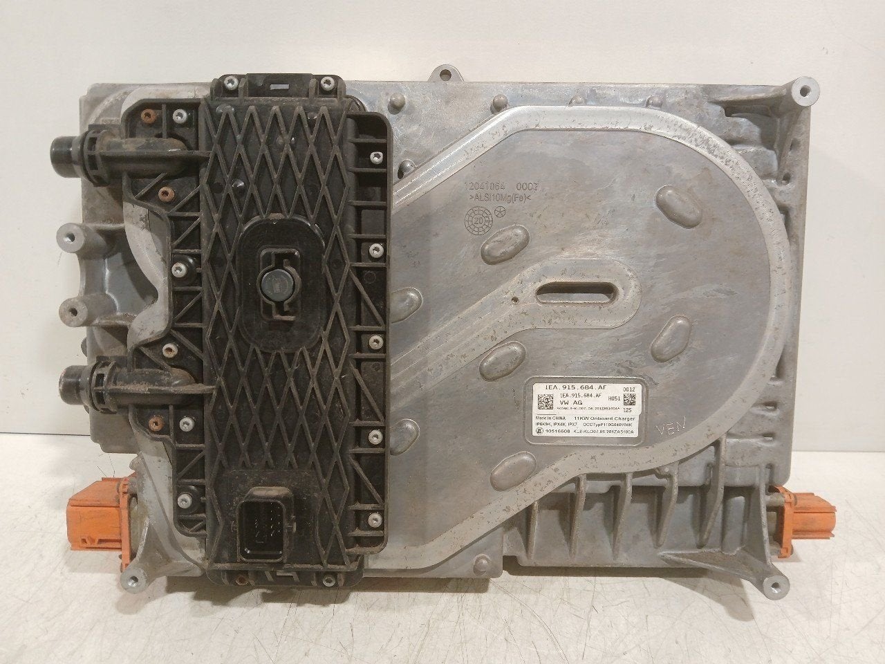 Acculader Volkswagen ID.3, Auto-onderdelen, Onderdelen@venauto.nl, Van der Ven Autorecycling B.V., Gebruikt, Ettenseweg 76, 4706 PB Roosendaal, The Netherlands