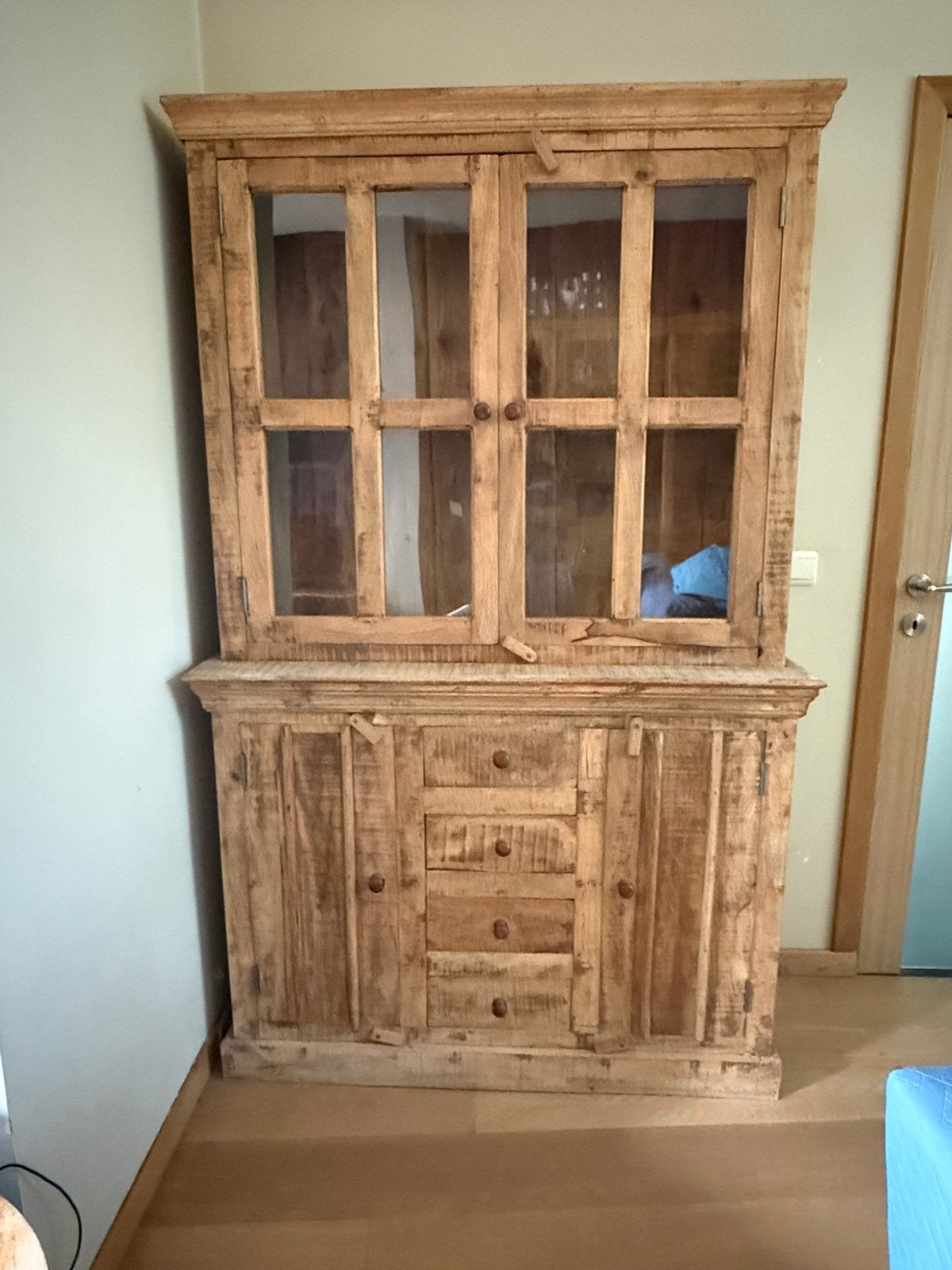 Kast in mango hout, Huis en Inrichting, Kasten | Buffetkasten, Ophalen, Zo goed als nieuw