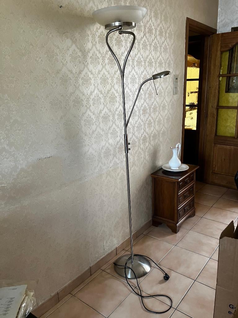 Staande lamp met afzonderlijke beweegbare leeslamp., Huis en Inrichting, Lampen | Vloerlampen, Ophalen, Gebruikt, Glas, Modern