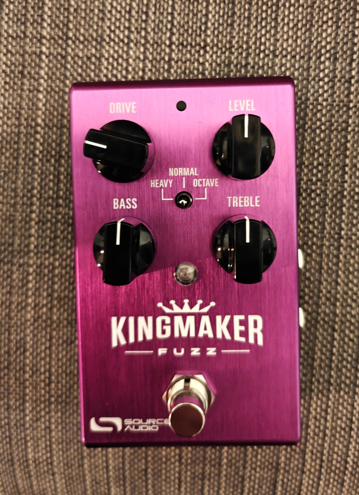 Source audio Kingmaker Fuzz, Enlèvement ou Envoi, Comme neuf, Distortion, Overdrive ou Fuzz