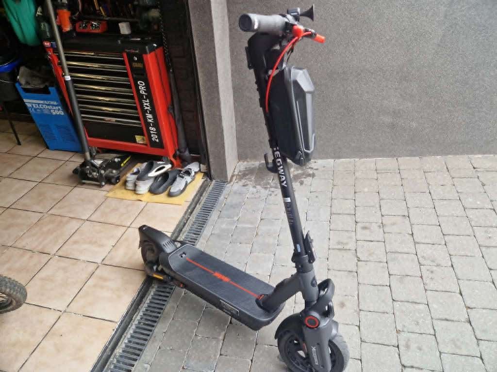 Segway Ninebot G3 Max de 2026 de 2000w état neuf, Fietsen en Brommers, Steps, Zo goed als nieuw, Elektrische step (E-scooter)