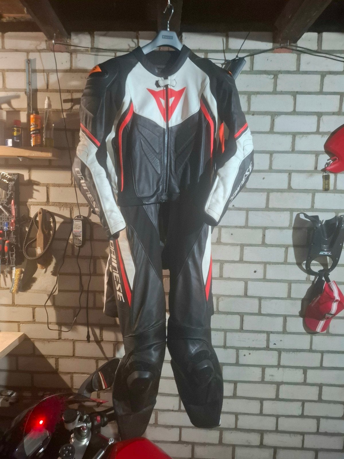 Dainese Avro D2 tweedelig, maat 110 (Lengtemaat van, Motos, Dainese, Seconde main, Enlèvement, Combinaison