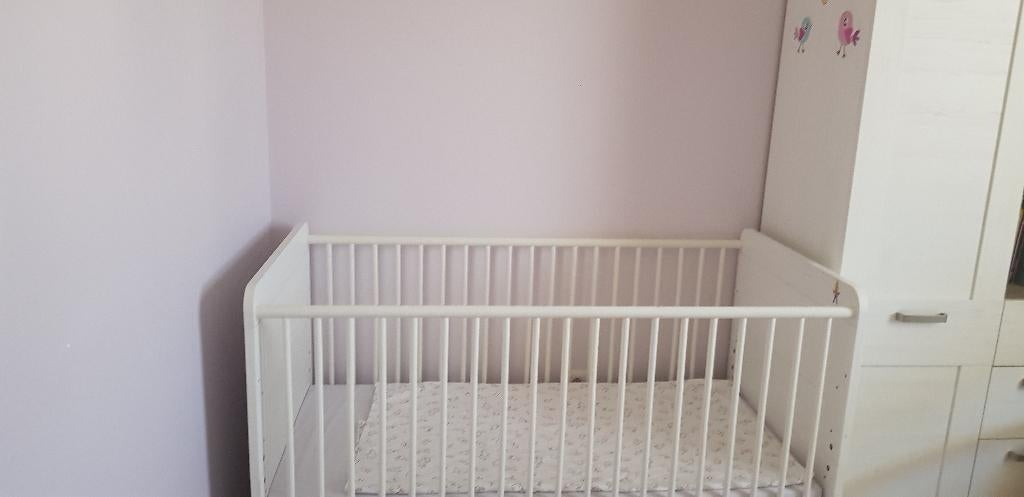 babykamer (commode en babybed), Ophalen, Zo goed als nieuw, Jongetje of Meisje