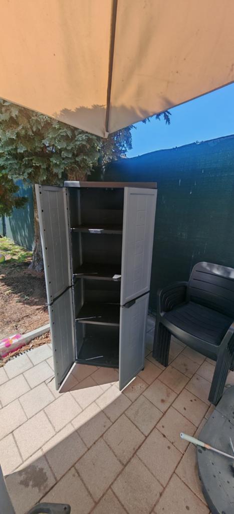 Opbergkast kunstof 20€, Tuin en Terras, Ophalen