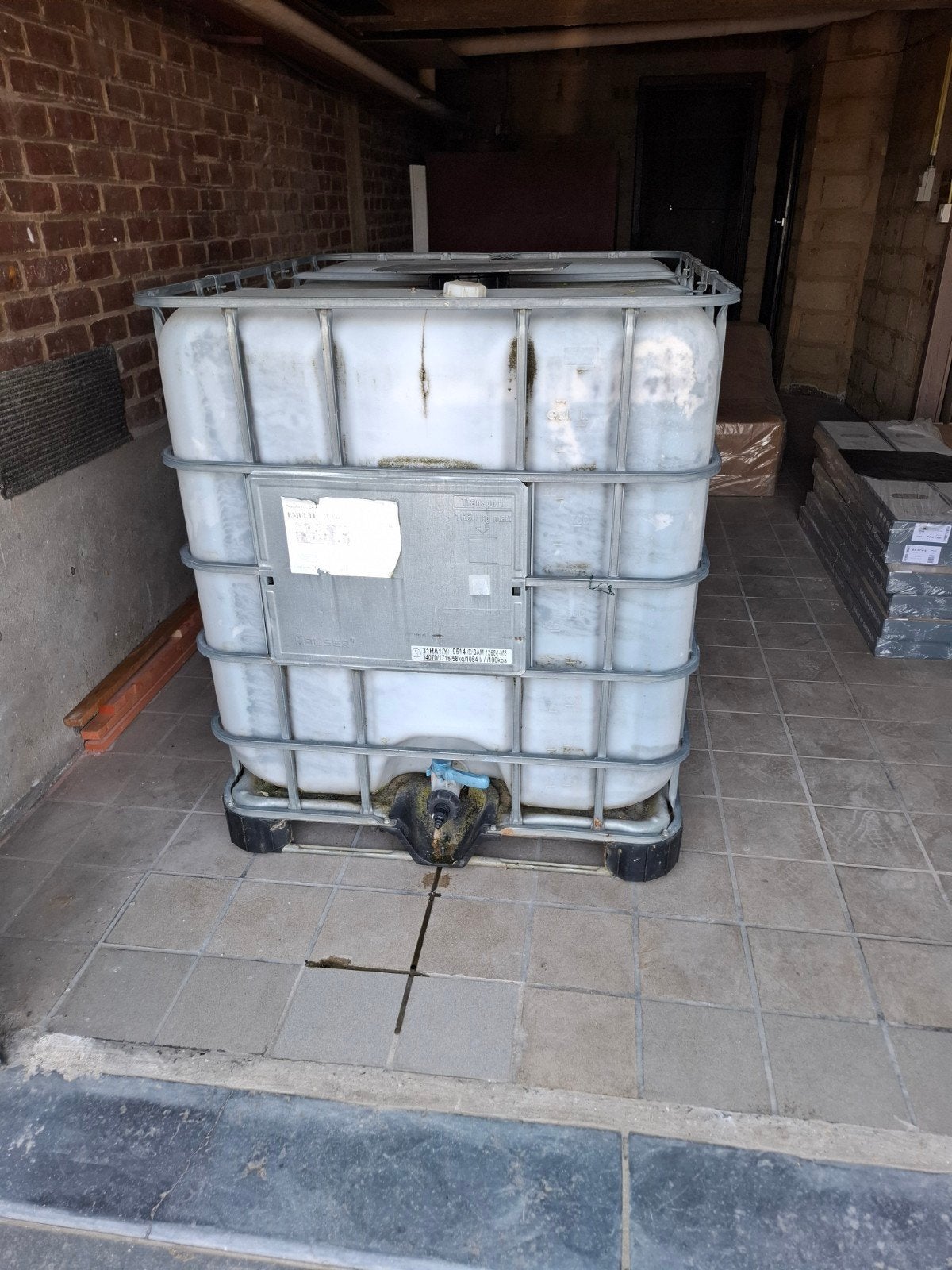Citerne à eau 1000 L type IBC avec robinet, Enlèvement, Métal, Avec robinet