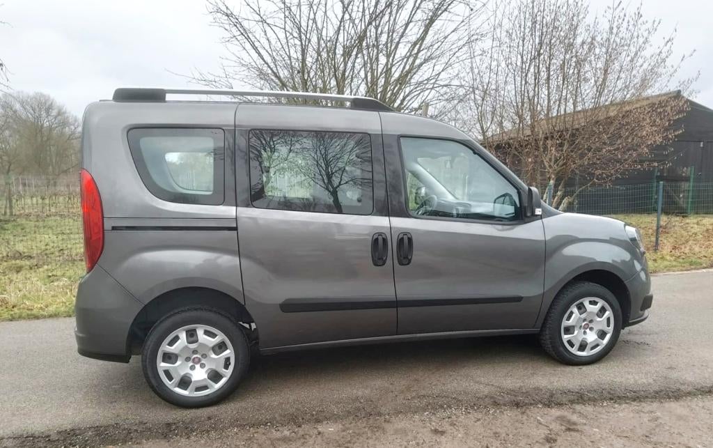 Fiat Doblo 1.4i 88kw 5pl / Airco, Auto's, 4 cilinders, 5 deurs, USB, 1368 cc