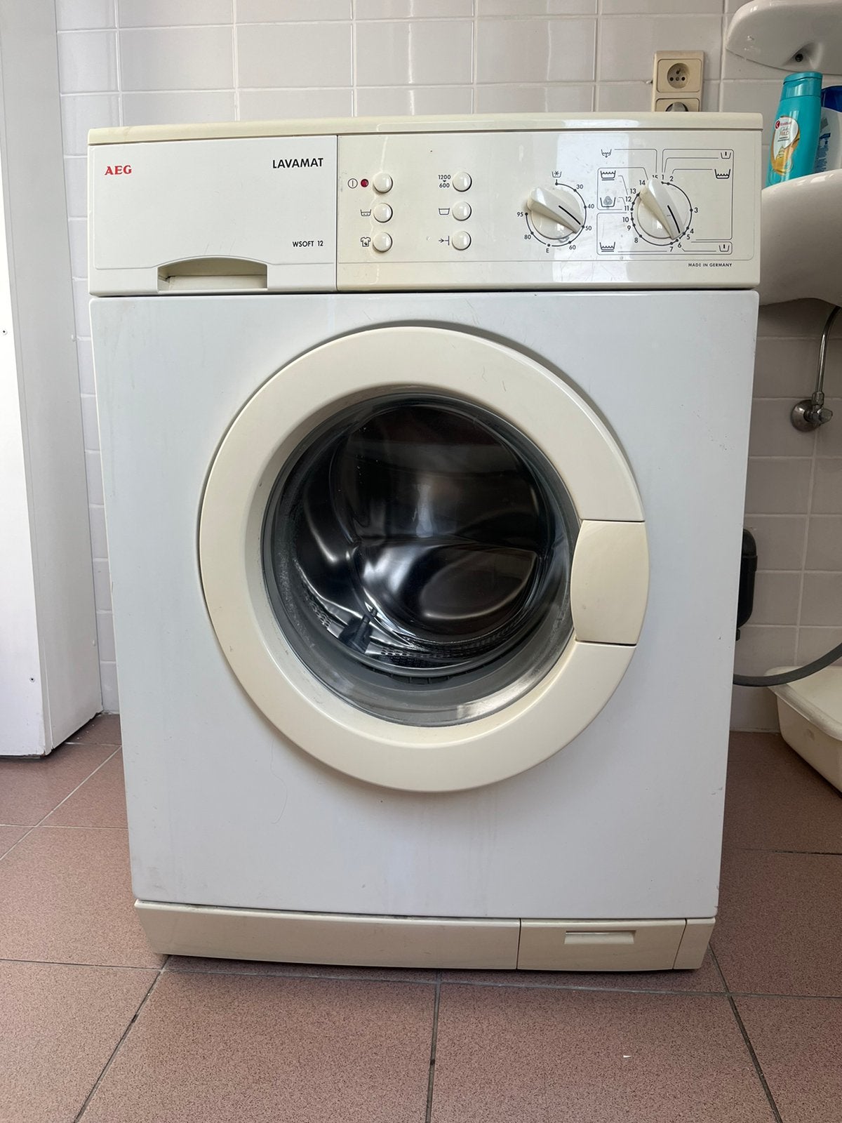 Gratis AEG wasmachine, Elektronische apparatuur, Wasmachines, Gebruikt, Ophalen