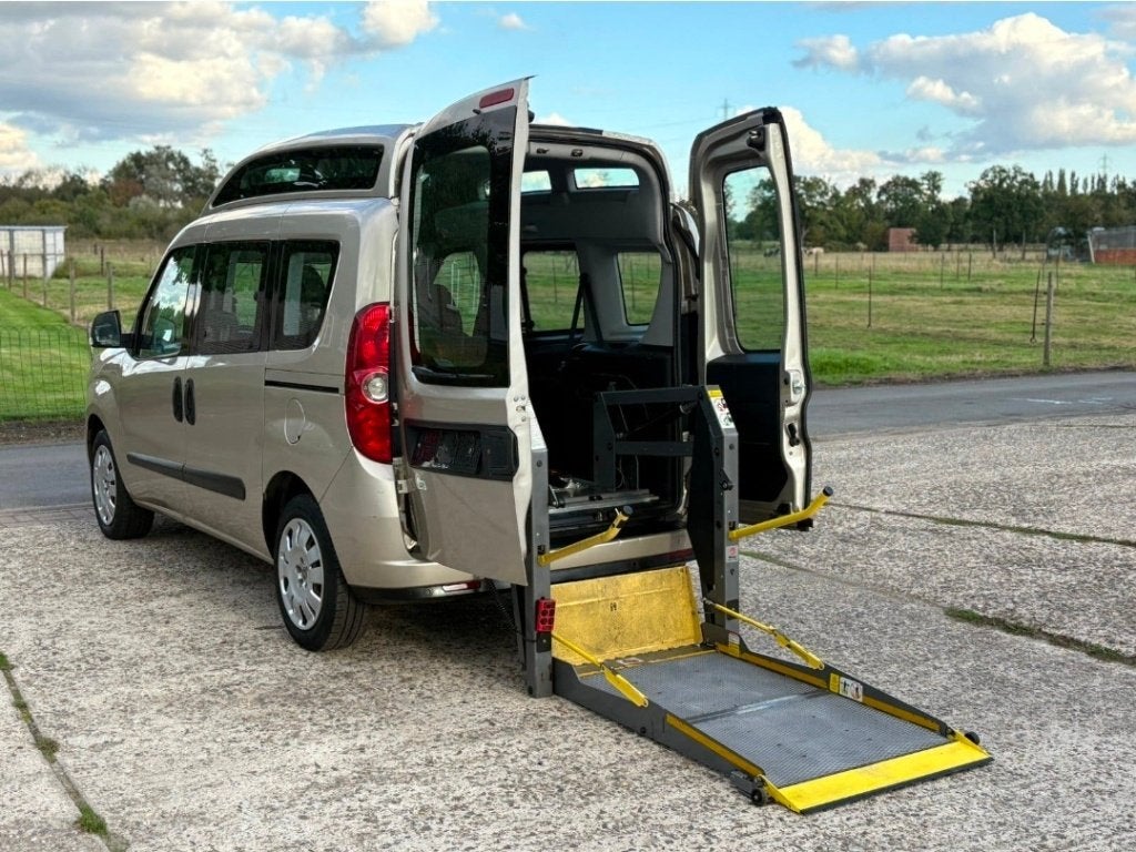 ️️️️♿️Fiat Doblo 1.6D Automaat Rolstoellift Invalide Tpmr, Autos, Euro 5, https://public.car-pass.be/vhr/88caae84-bfa2-40c9-b47d-6dd74876f09e
