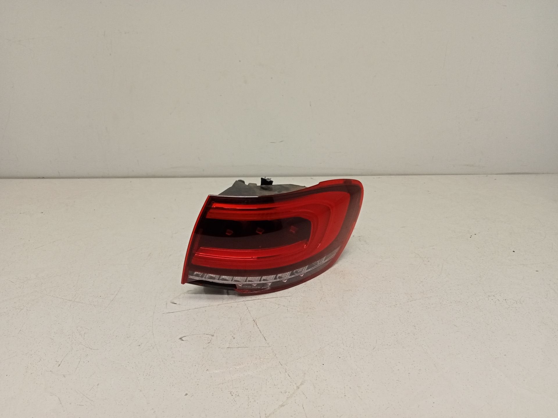 Feu arri re droit Mercedes GLA 2019+ a2479066600 d'origine, Autos : Pièces & Accessoires, Mercedes-Benz AG, Mercedes-Benz, Utilisé