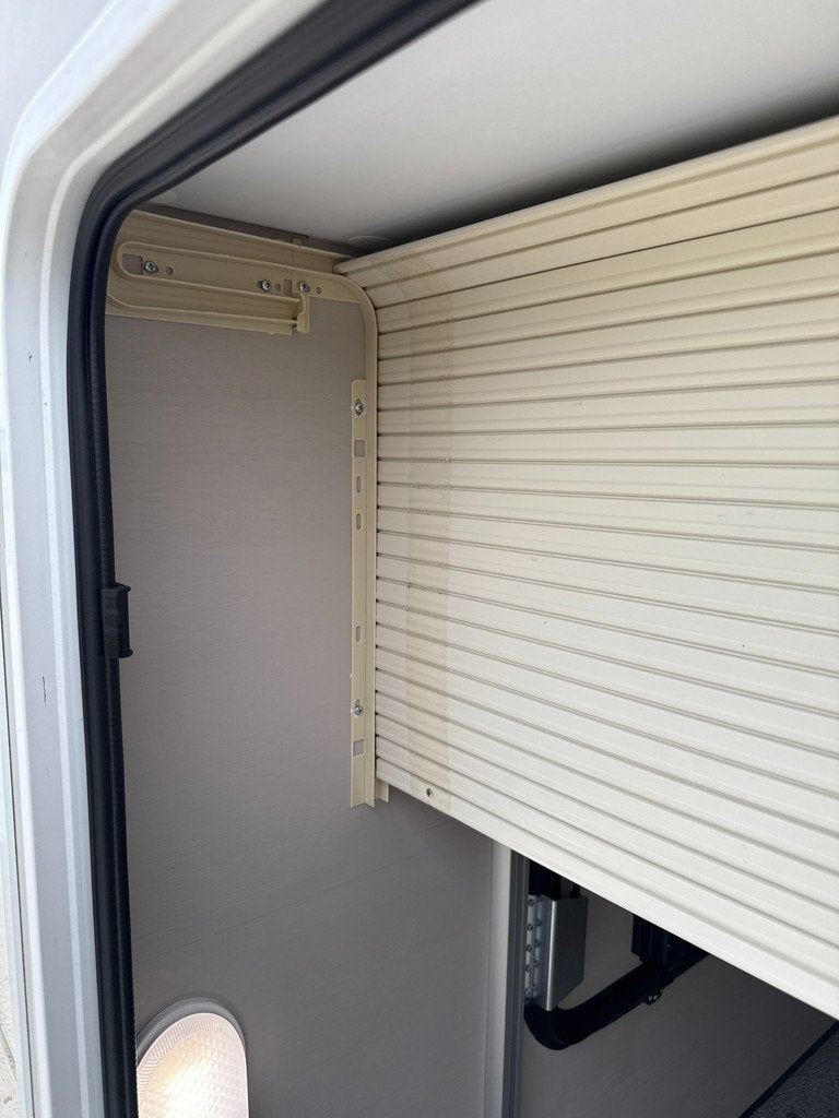 Chausson 788 TITANIUM ULTIMATE - 2023 - 8.079 KM - QUEENSBED, Caravans en Kamperen, Automaat, Diesel, Half-integraal, Chausson