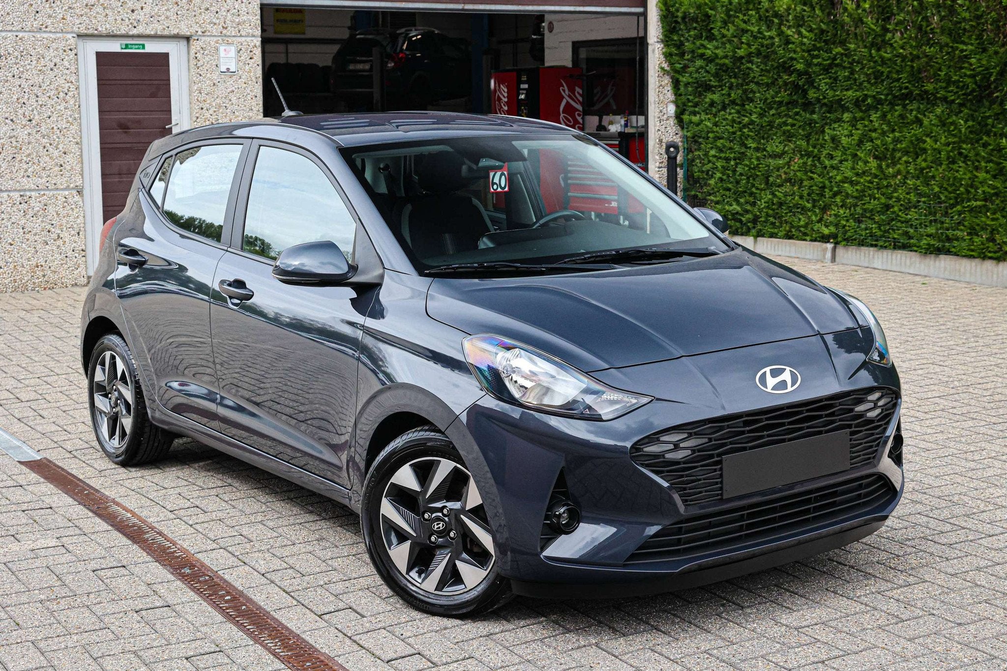 Hyundai i10 SKY-UITVOERING*AUTOMAAT*ACHTERUITRIJCAMERA*APPLE, Autos, Argent ou Gris, Achat, Entreprise, Noir