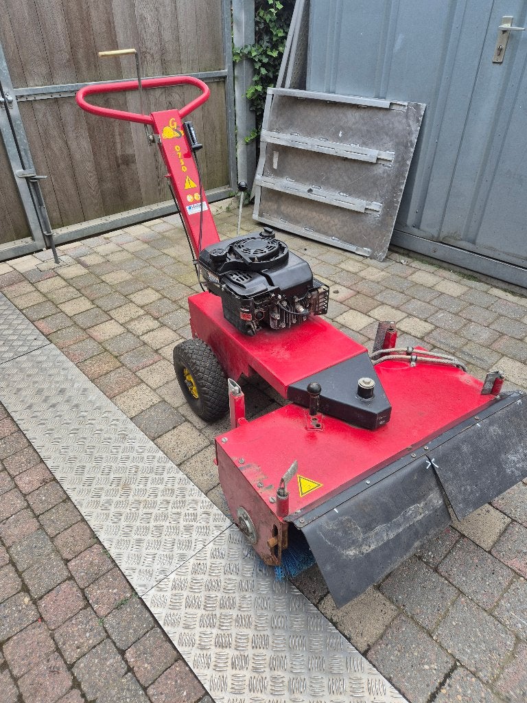 Veegmachine Sweep gs-0750 hydraulische borstelaandrijving, Tuin en Terras, Ophalen, Gebruikt