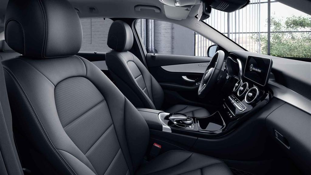 Mercedes-Benz C-Klasse 180 Break Luxury Line Night Pack | Tr, Auto's, 4 cilinders, 750 kg, https://public.car-pass.be/vhr/2da71309-7517-40e8-ad1e-5f38dc08be8b