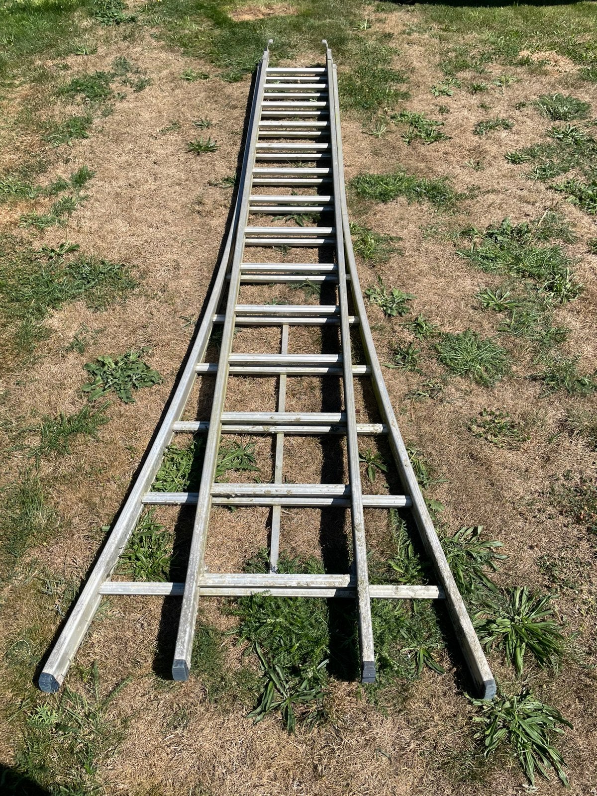 DAS Professionele ladder (2x14 sporten / Opsteekladder), Doe-het-zelf en Bouw, Ladders en Trappen, Ophalen, Gebruikt, Ladder