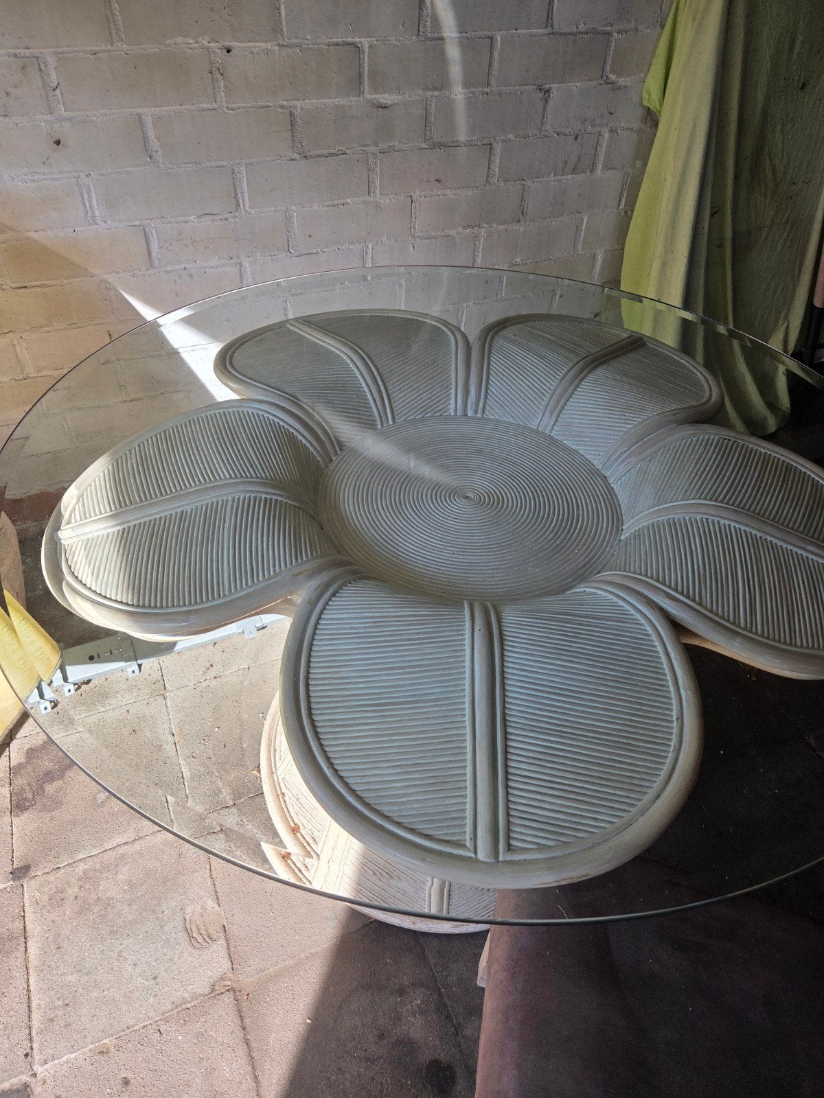 Belle Table, Maison & Meubles, Tables | Tables à manger, Quatre personnes, Enlèvement