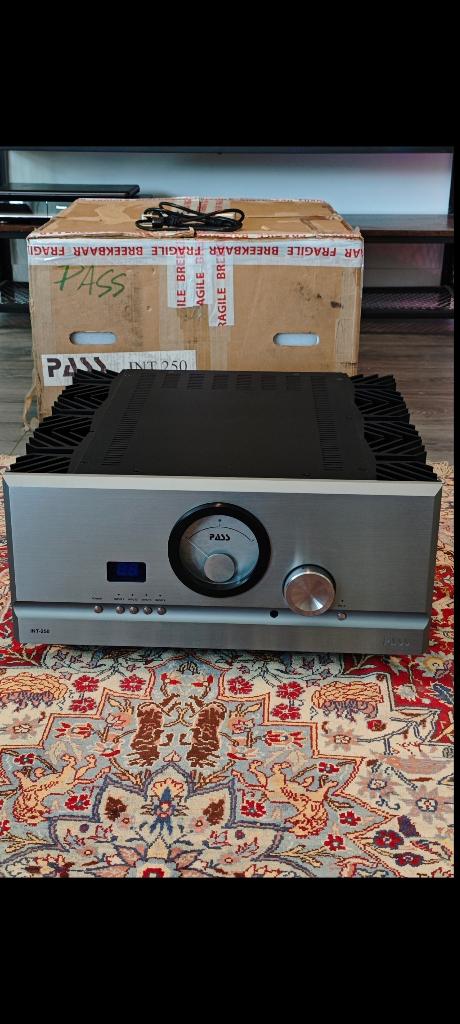 Pass Labs int 250, TV, Hi-fi & Vidéo, Enlèvement, Comme neuf, 120 watts ou plus, Autres marques