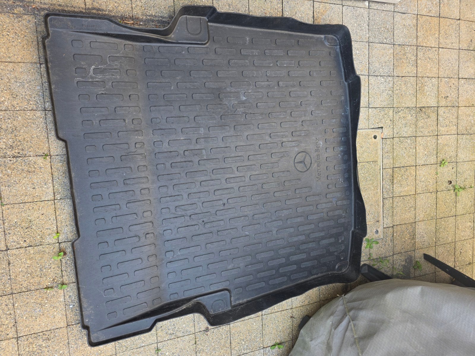 tapis de coffre Mercedes CLS, Enlèvement