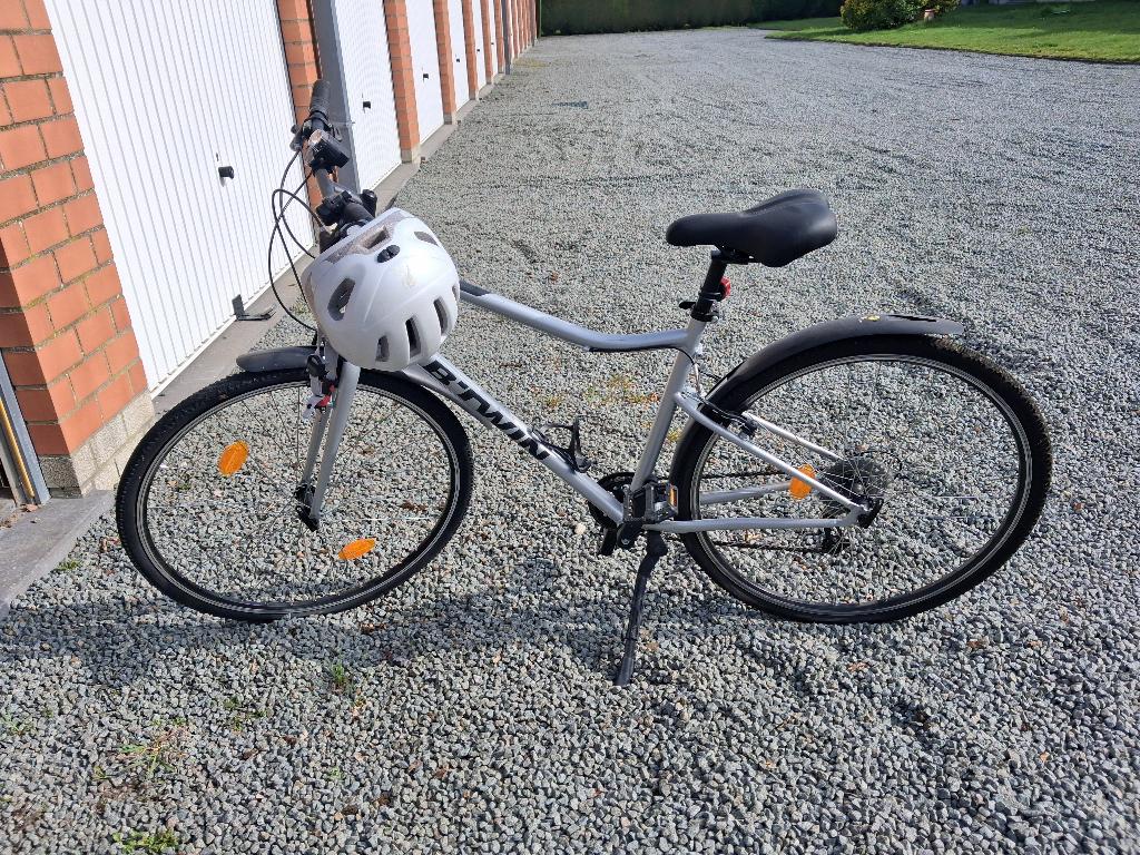 vélo B-TWIN, Vélos & Vélomoteurs, Vélos | Hommes | Vélos de sport & Vélo de randonnée, Comme neuf, 28 pouces, Enlèvement