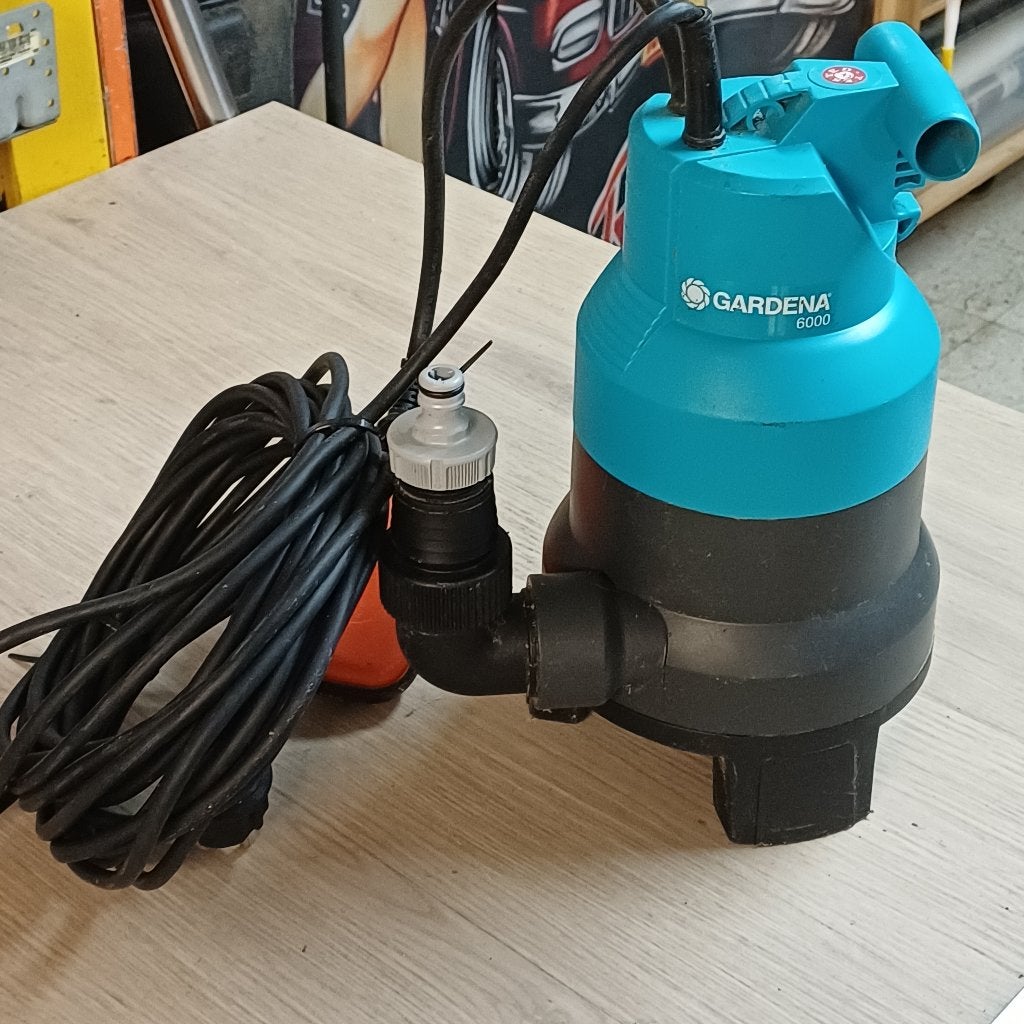 pompe submersible Gardena, Enlèvement, Utilisé, Électrique, Pompe à eaux claires