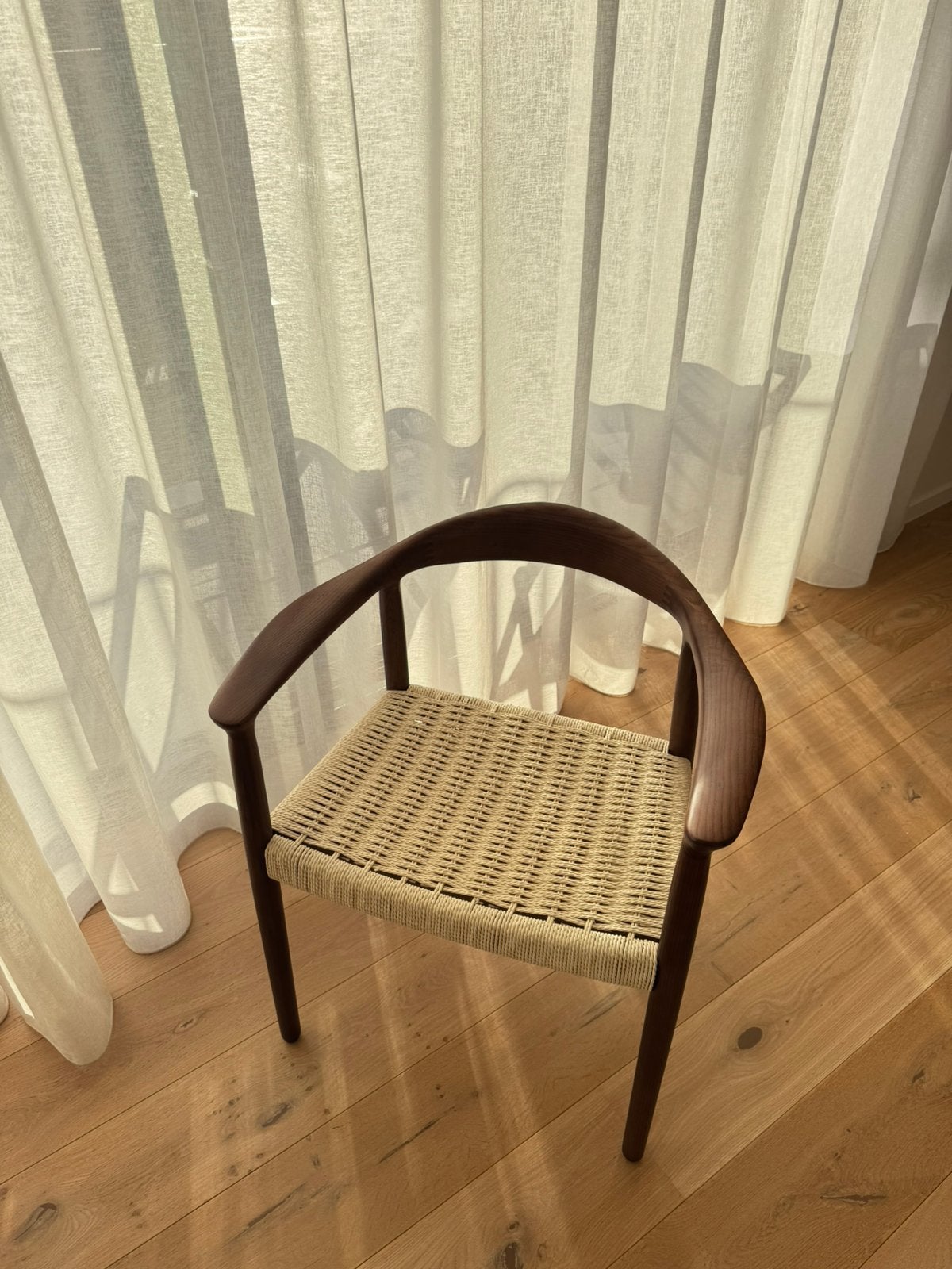 Eetkamerstoel in walnoothout merk Mowelli, Brun, Enlèvement, Bois, Cinq, Six Chaises ou plus