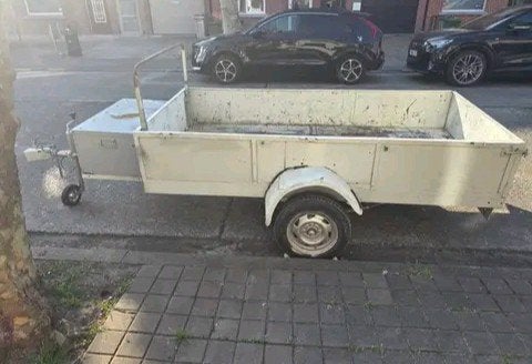 Aanhangwagen goede staat, Ophalen