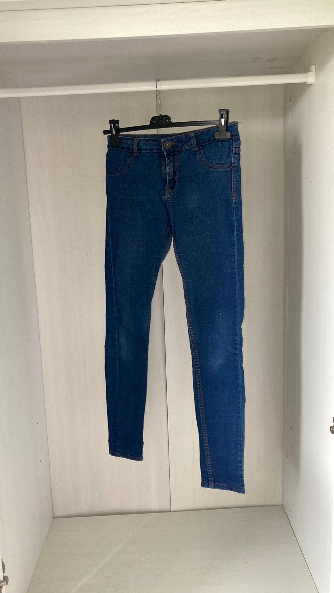 Bershka damesbroek, Ophalen of Verzenden, Zo goed als nieuw, Blauw, W30 - W32 (confectie 38/40)
