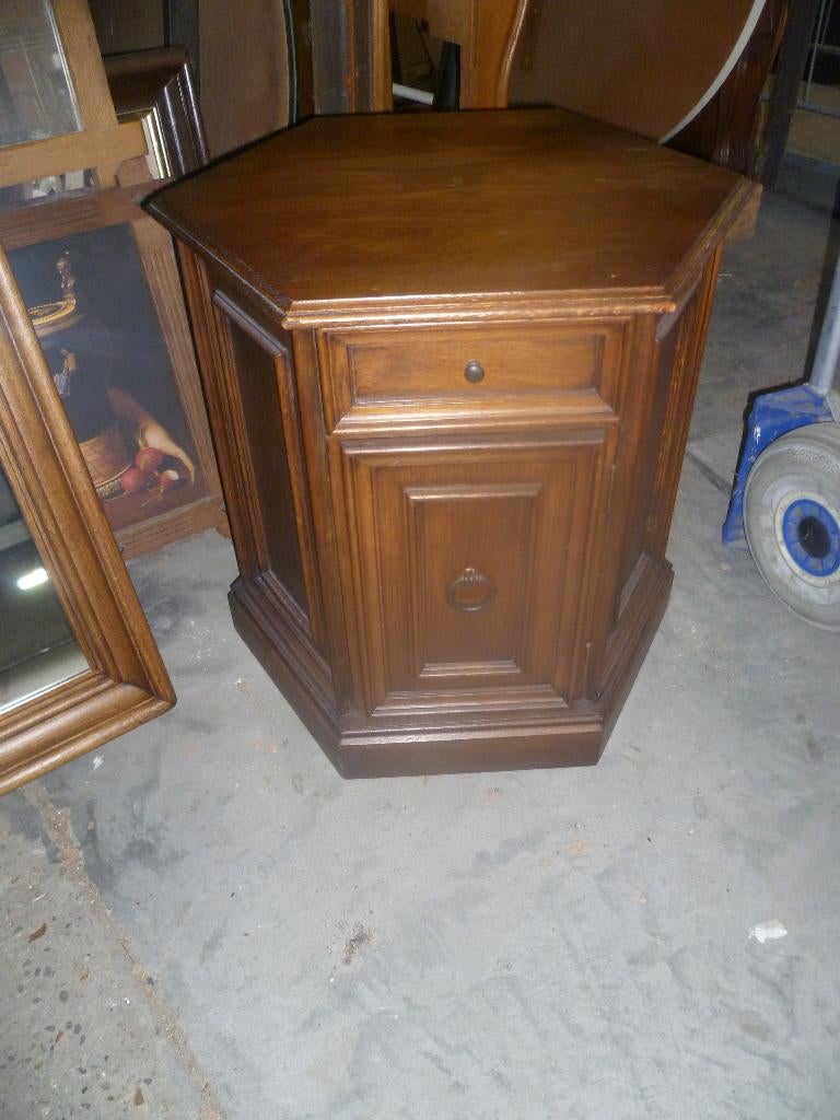 CONSOLE EIKEN KASTJE, Ophalen