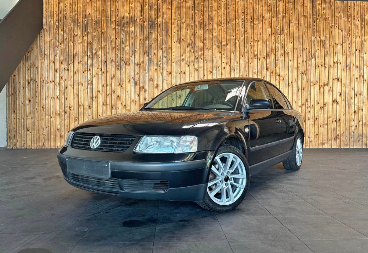 À VENDRE – Volkswagen Passat 1.8 essence – 1999, Auto's, Leder en Stof, Zwart, 5 deurs, Particulier