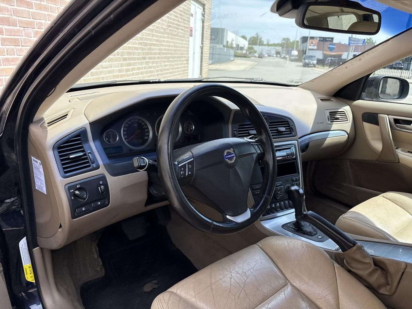 Volvo V70 2.4 D5 Edition Sport | Leder | Climate | Cruise |, Auto's, Volvo, Automaat, Beige, Blauw, Bedrijf