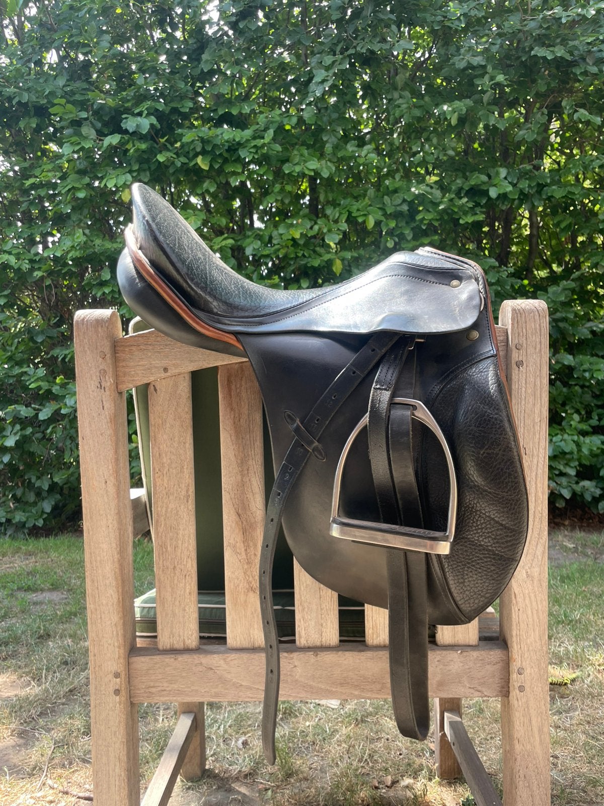 16 inch dressuurzadel, Dieren en Toebehoren, Paarden en Pony's | Zadels, Gebruikt, Dressuur, Overige merken, S (16 of 16.5 inch)