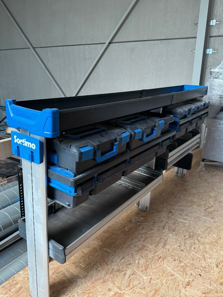 Inrichting bedrijfswagen, Ophalen, Zo goed als nieuw