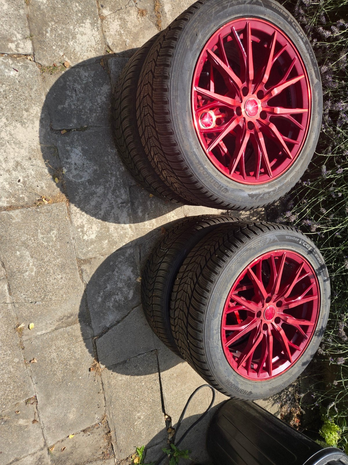 Jante rouge + pneu hiver, Autos : Pièces & Accessoires, Pneus & Jantes, Enlèvement