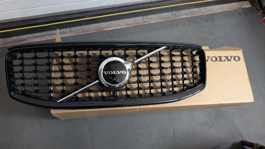 Volvo radiator grill XC60, Pare-chocs, Enlèvement, Avant, Volvo