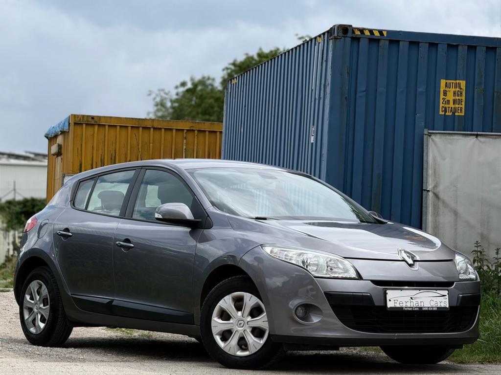 Renault Megane 1.6i • Airco • 064.000 Km • Gekeurd, Voorwielaandrijving, Testrit aan huis, Stof, Zwart