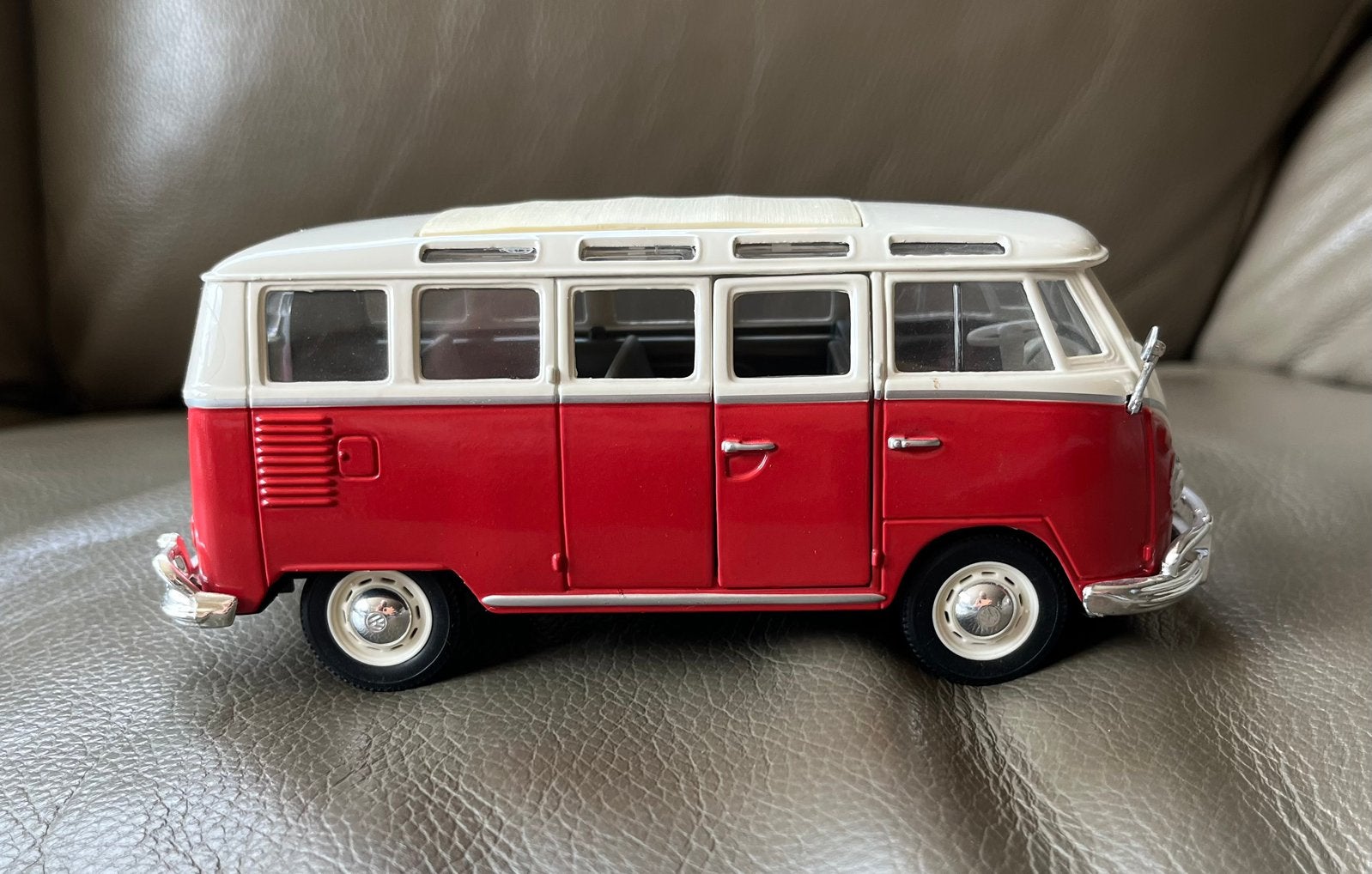 Modelbouw VW VAN SAMBA, Hobby en Vrije tijd, Modelbouw | Auto's en Voertuigen, Ophalen, Zo goed als nieuw, 1:50 of kleiner, Overige typen