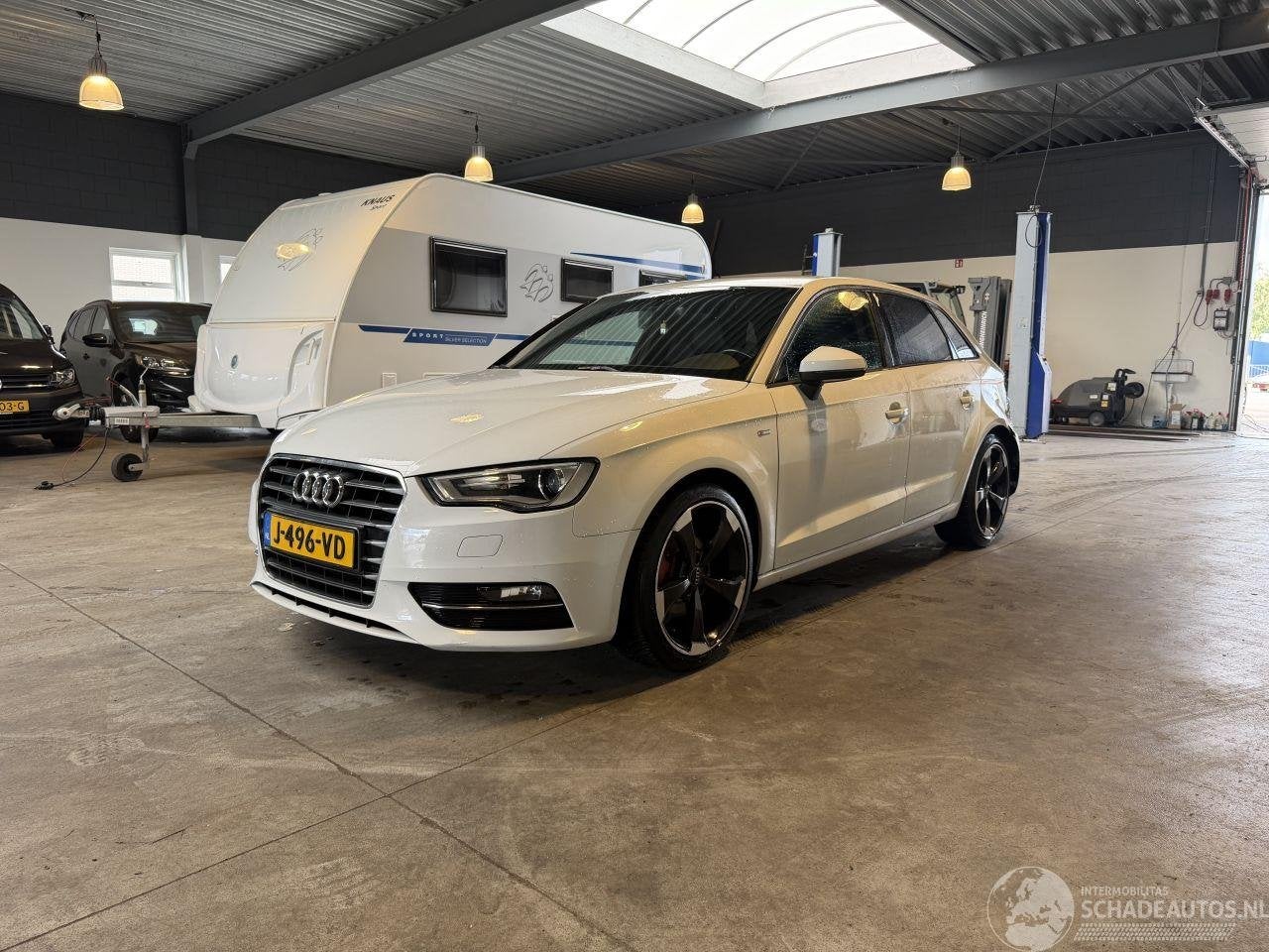 Audi A3 Sportback 1.4 TFSI Ambition Sport Edition S line, 1395 cm³, Info@audi.de, Automatique, Audi