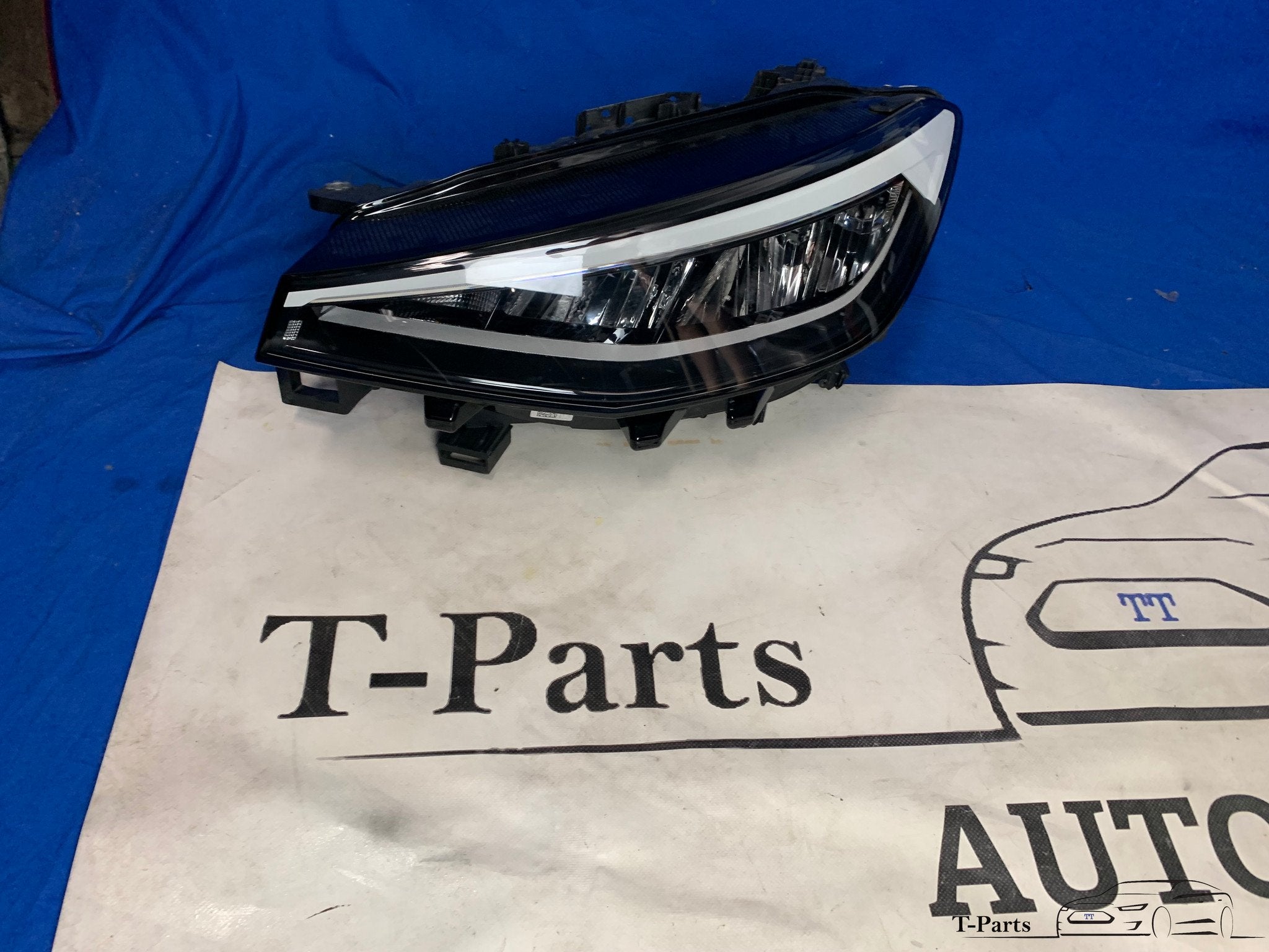 Volkswagen ID4 koplamp links lamp, Gebruikt, Volkswagen, Volkswagen AG, Vw@volkswagen.de