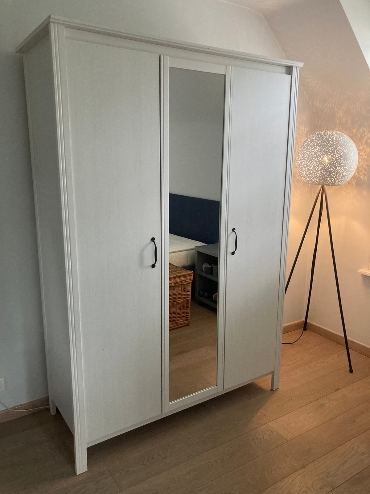 IKEA Brusali kledingkast met spiegel (wit), Ophalen, Zo goed als nieuw