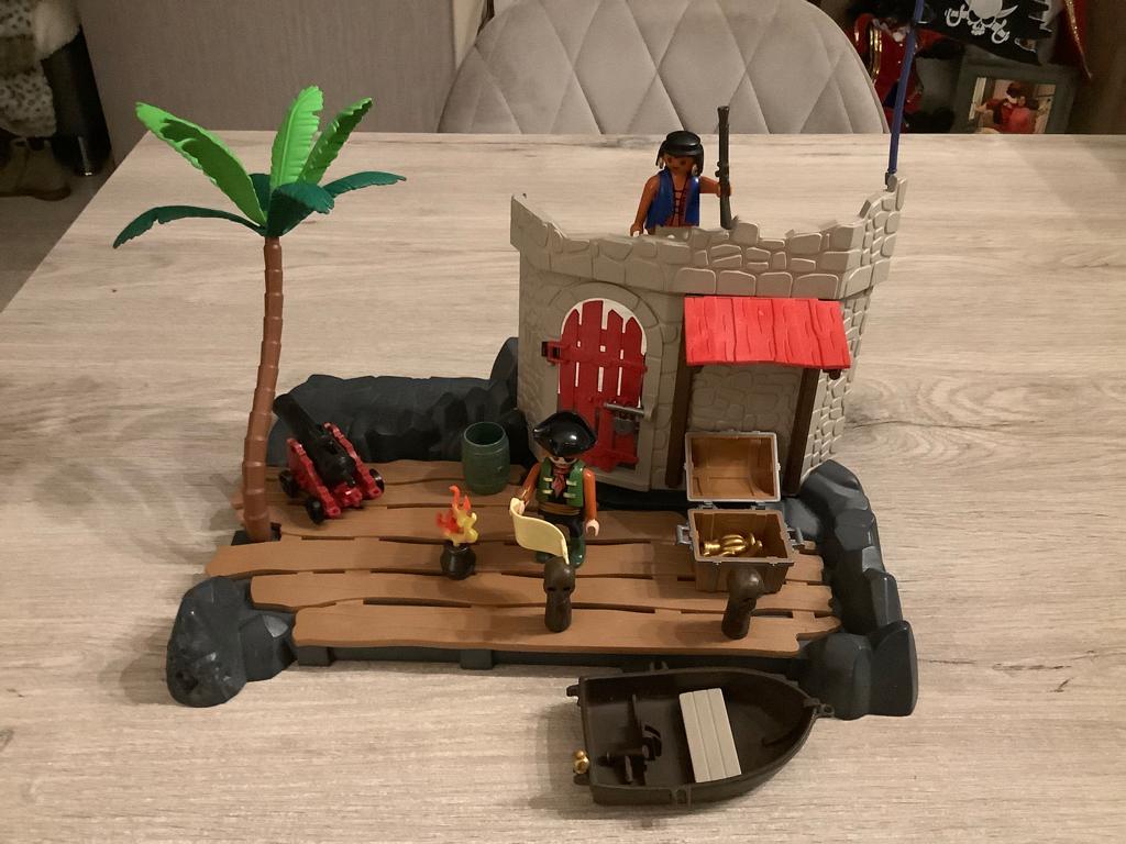 Playmobil pirateneiland speelset, Kinderen en Baby's, Speelgoed | Playmobil, Ophalen of Verzenden, Zo goed als nieuw, Complete set
