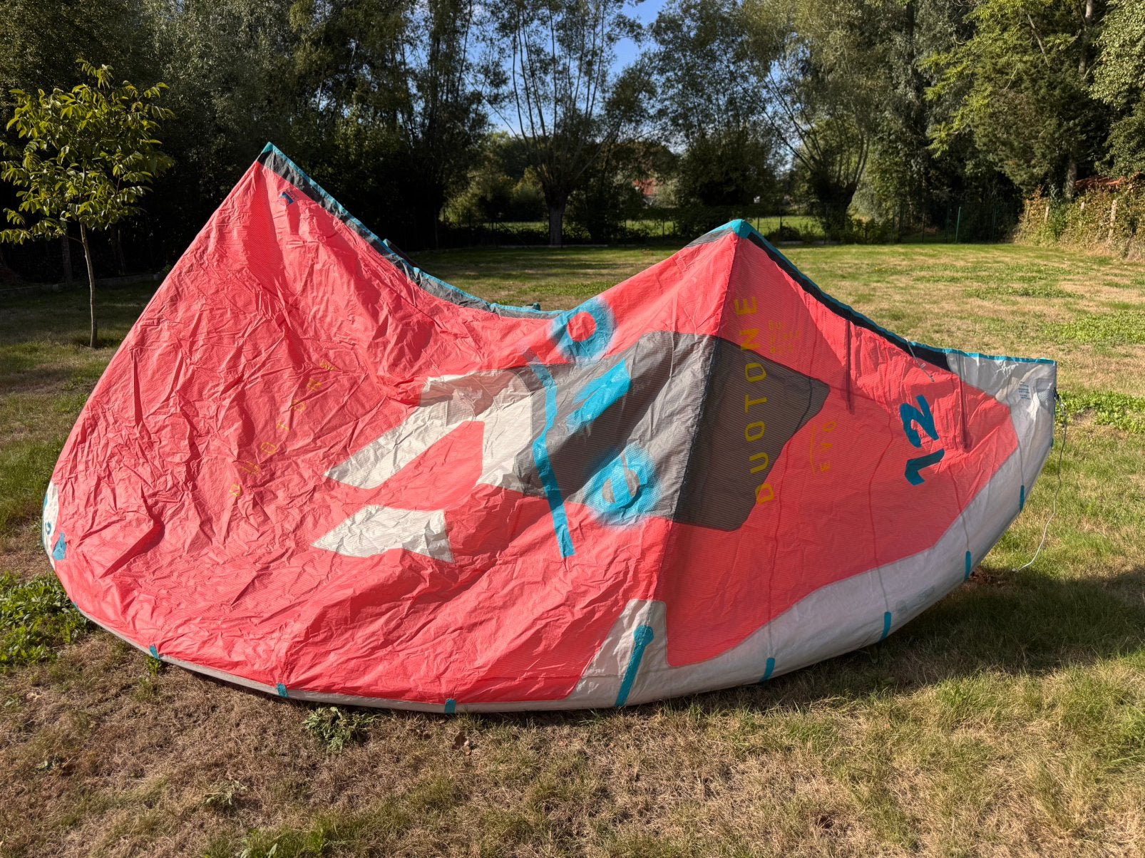 Dutone EVO 2020 12m2, Sports nautiques & Bateaux, Kitesurf, Enlèvement, Comme neuf, Kite