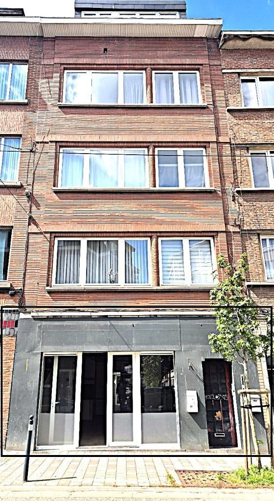 Rez de chaussée commercial avec 2 caves et une cour, Rez-de-chaussée, Jette, 1 pièces, Jusqu'à 200 m²