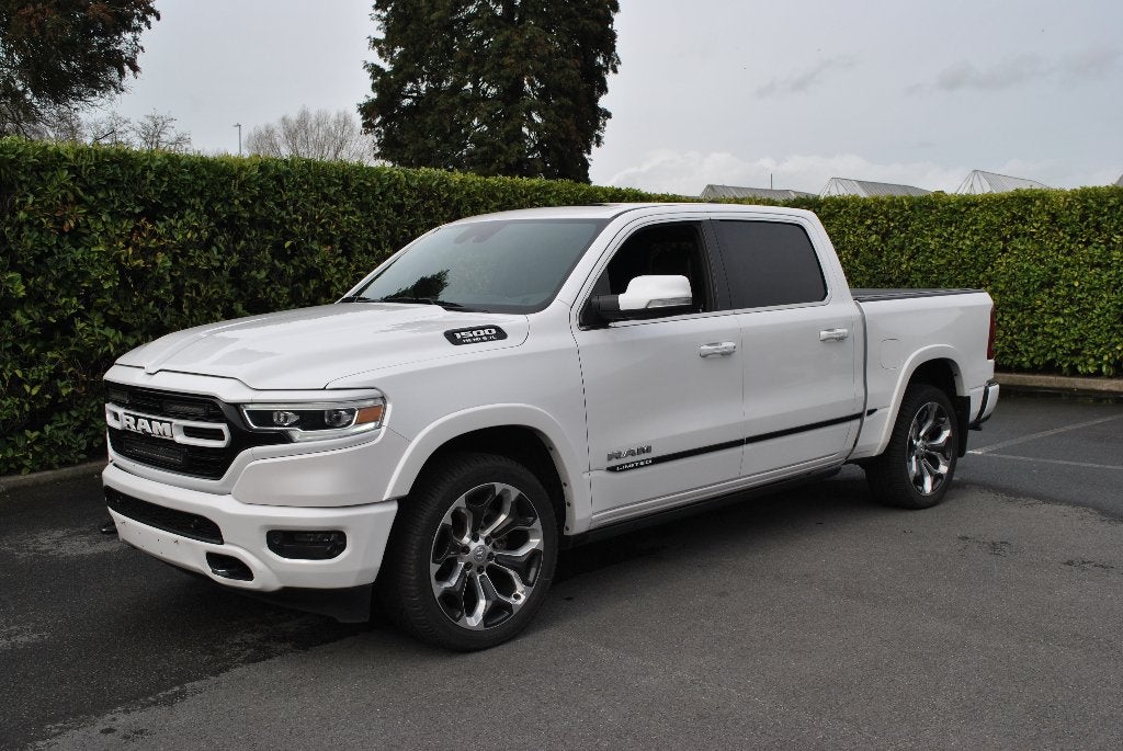 Dodge Ram 48000 euros hors TVA, Autos, Achat, Carnet d'entretien, Noir, 5700 cm³