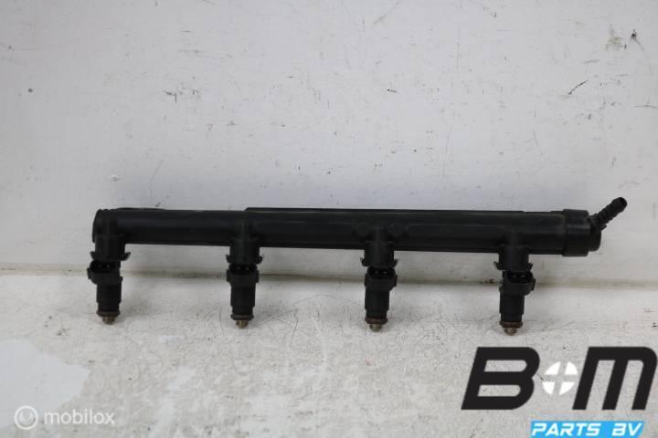 Brandstofrail met injectoren VW Golf 7 1.6 SRE 04E133319C, Autos : Pièces & Accessoires, Systèmes à carburant, Utilisé