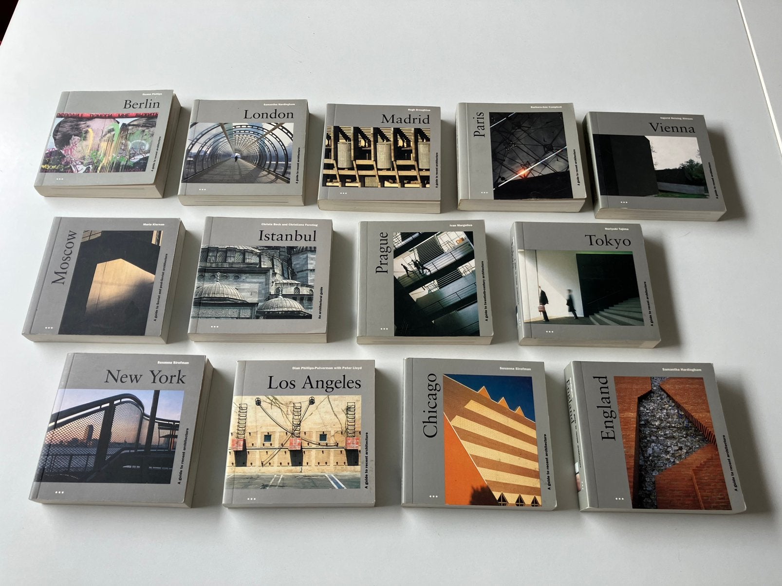 13 kleine architectuur boekjes / gids, Boeken, Ophalen, Zo goed als nieuw