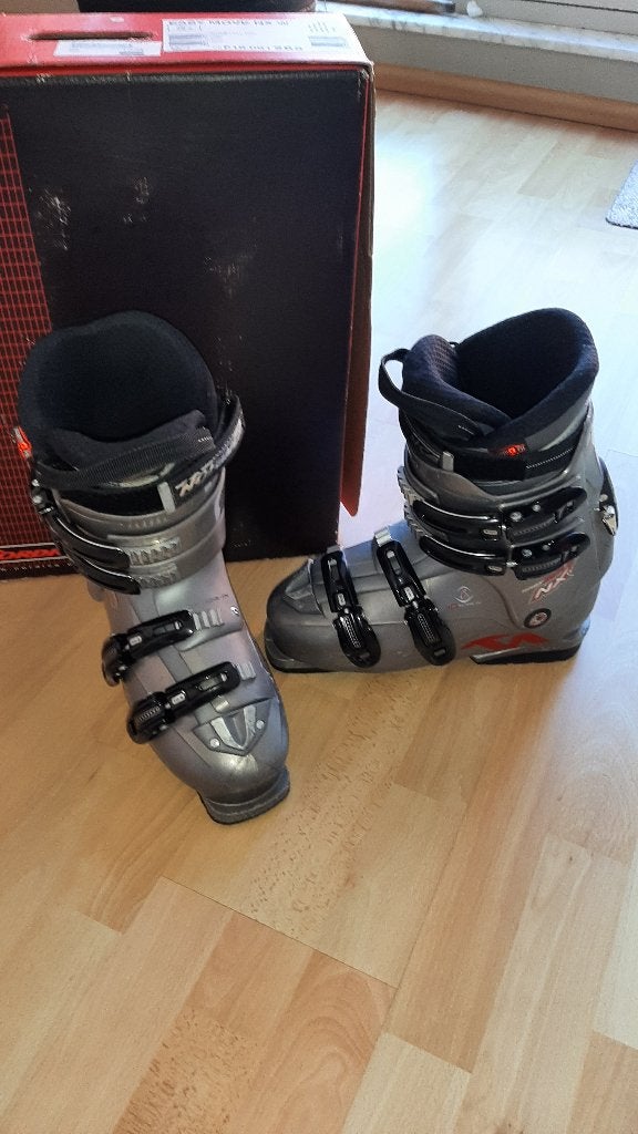 skischoenen grijs Nordica maat 39/40, Sports & Fitness, Comme neuf, Enlèvement, Nordica, Chaussures