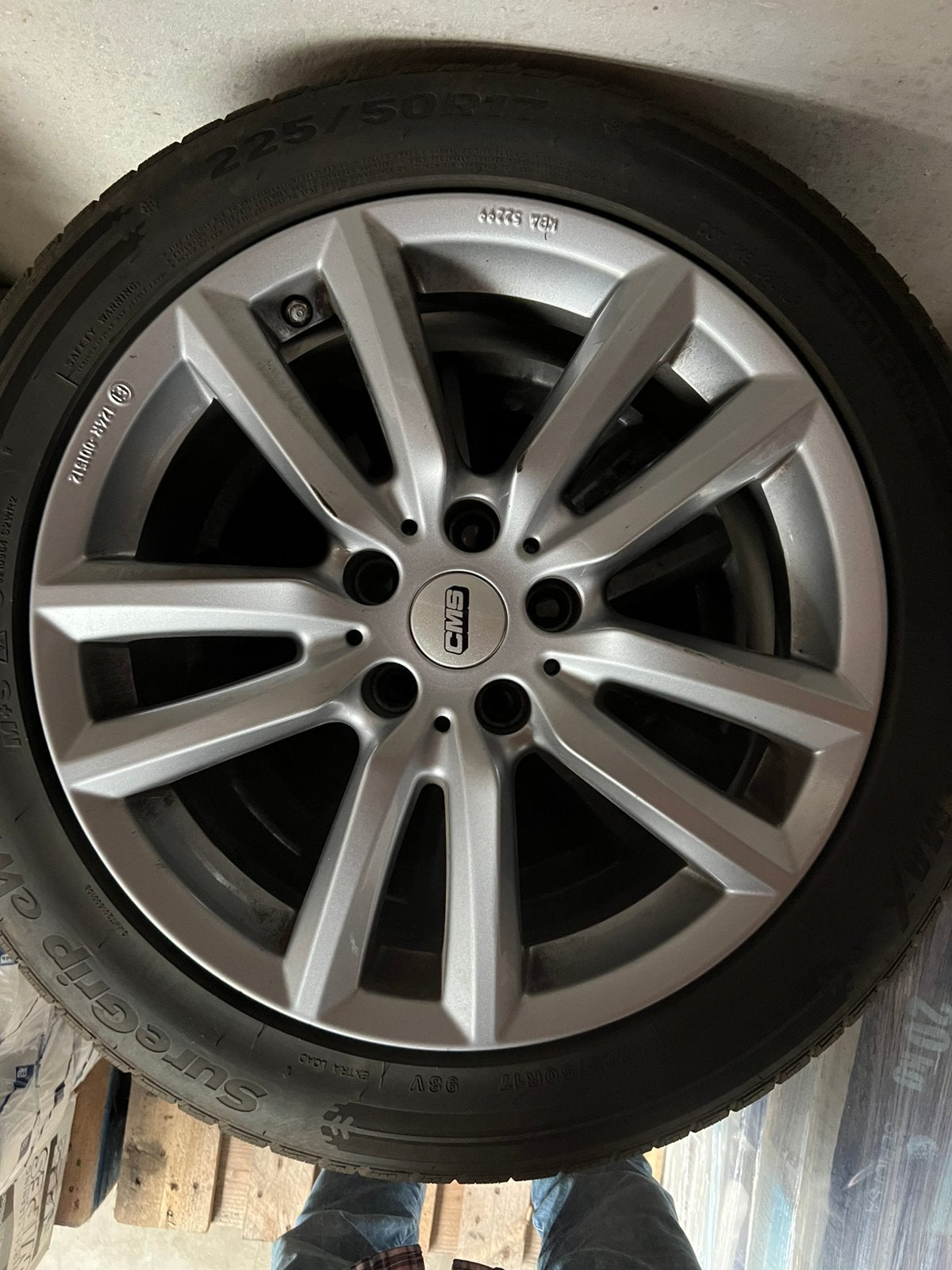 4 jantes et pneus hiver, Autos : Pièces & Accessoires, Pneus et Jantes, Pneus hiver, Véhicule de tourisme, 17 pouces