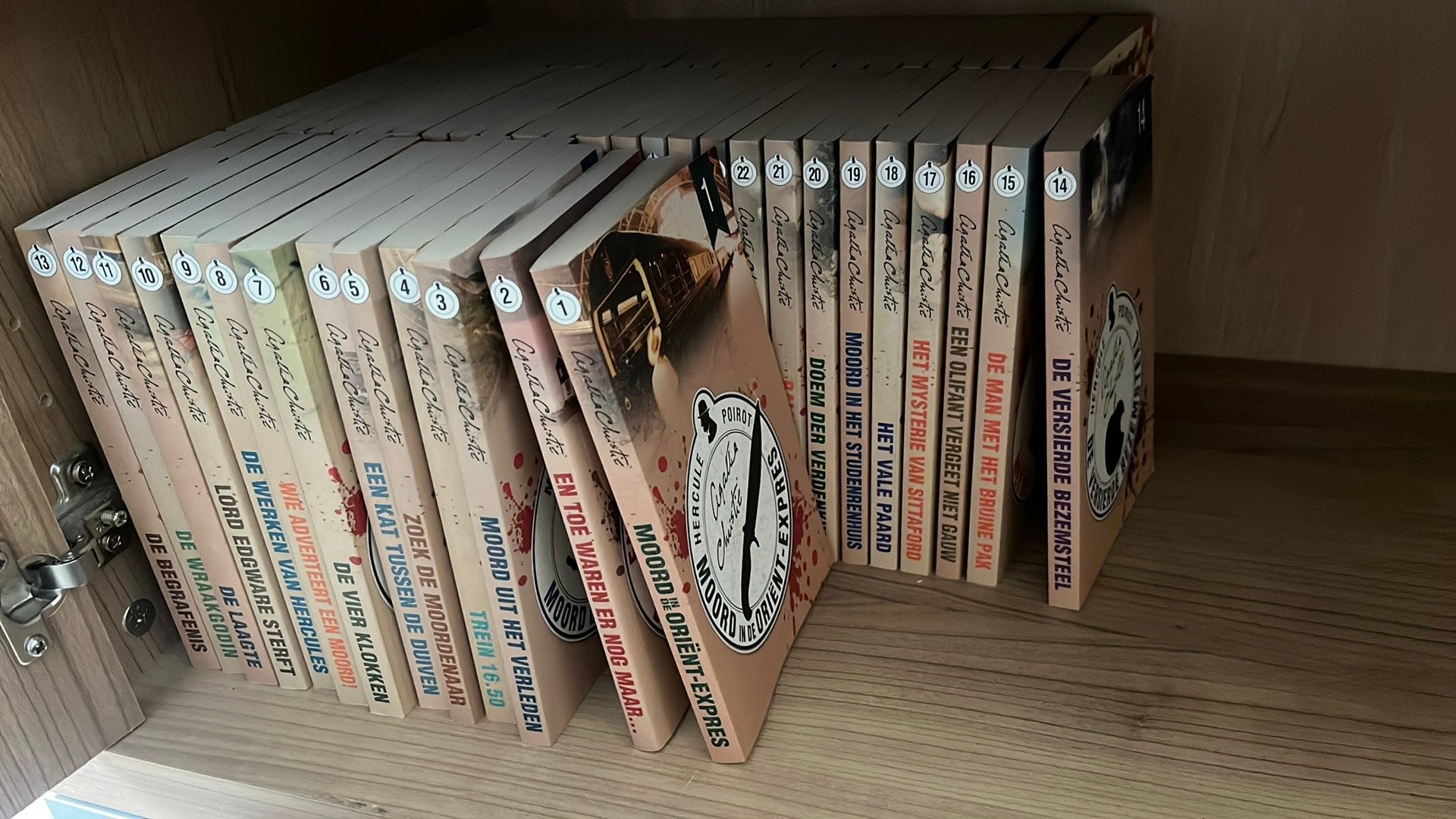 Agatha Christie 65 delige reeks nieuwstaat, Ophalen of Verzenden, Zo goed als nieuw