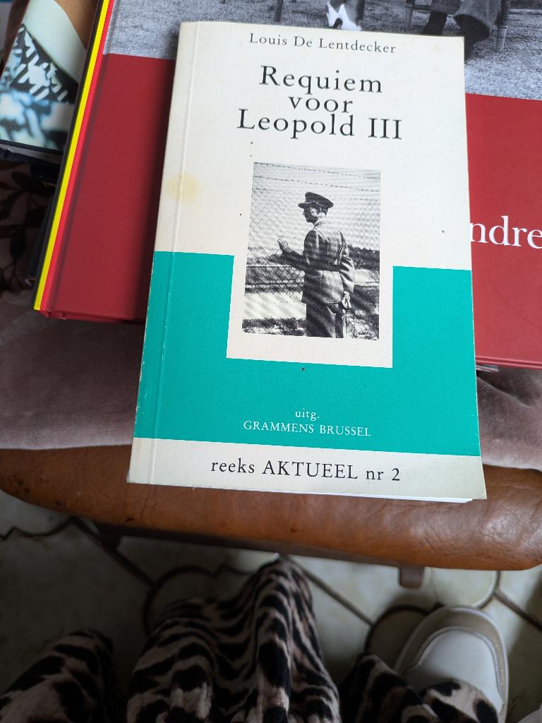 Requiem voor Leopold III, Ophalen of Verzenden, Zo goed als nieuw, Tijdschrift of Boek