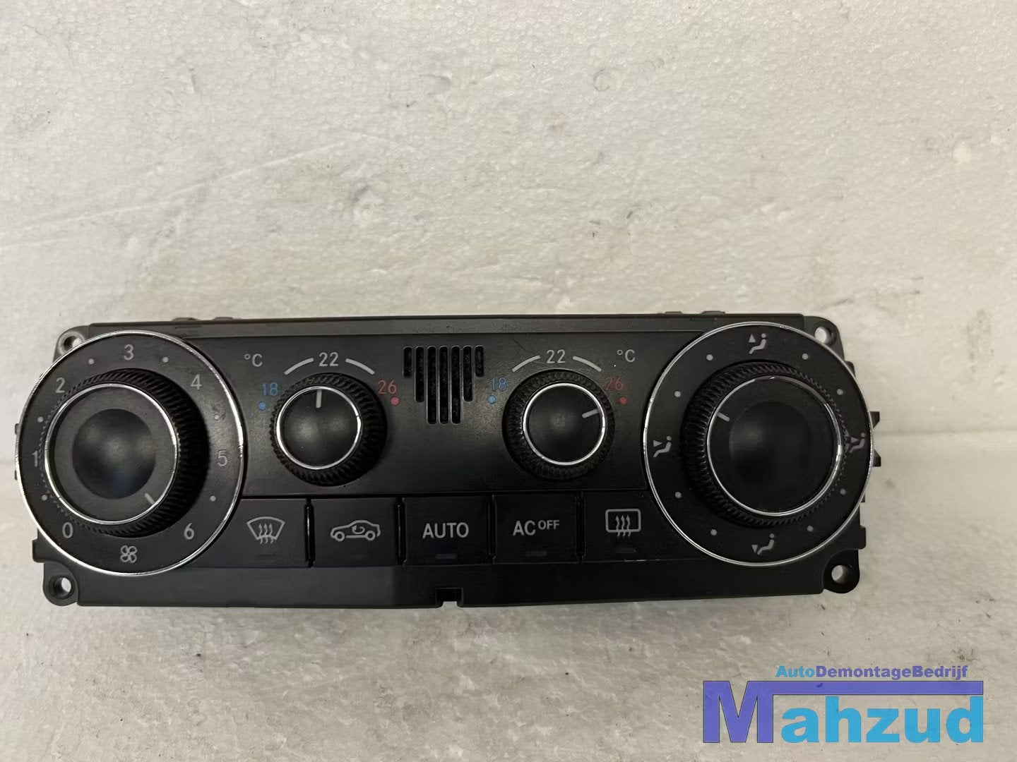 MERCEDES C-KLASSE W203 w209 Kachel bedieningspaneel 2000-200, Auto-onderdelen, Gebruikt, Mercedes-Benz AG, Mercedes-Benz, Mercedesstrasse 120
70372  Stuttgart, DE
