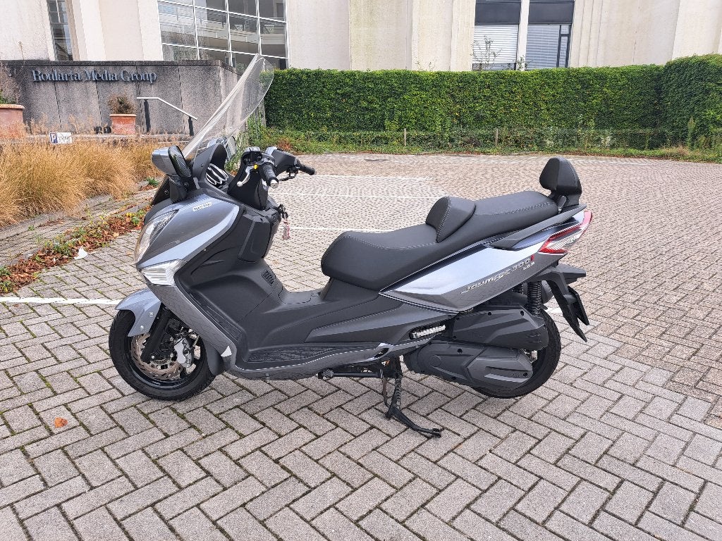 Sym Joymax 300 de 2017 14 000 kilomètres impeccable, 300 cm³, Comme neuf, Enlèvement, Essence